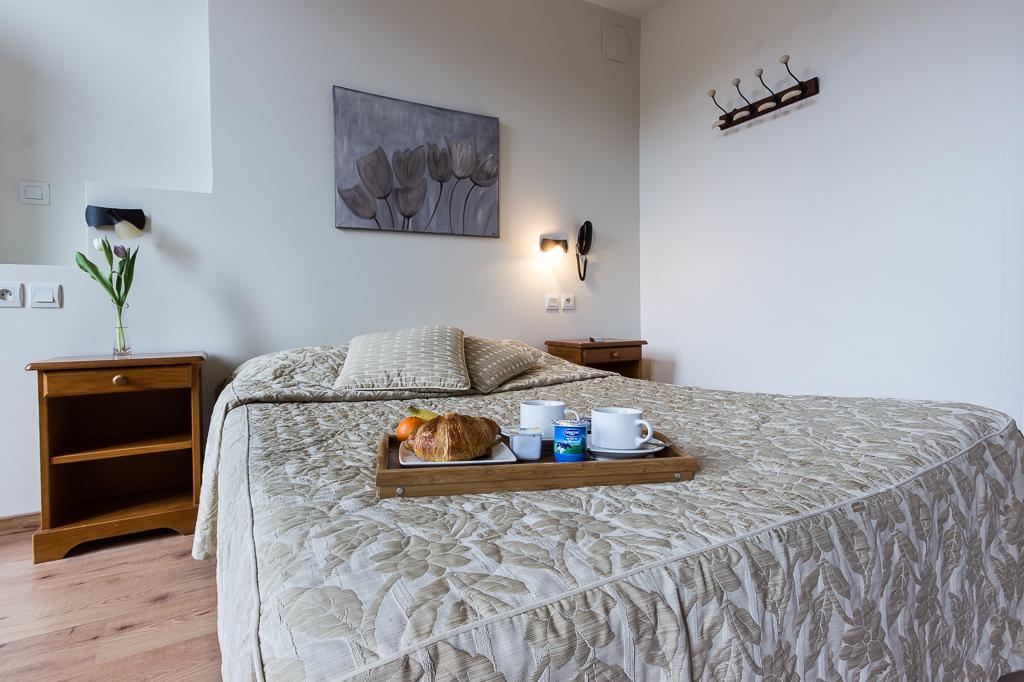 Logis Hotel Regina Ла-Бурбуль Екстер'єр фото